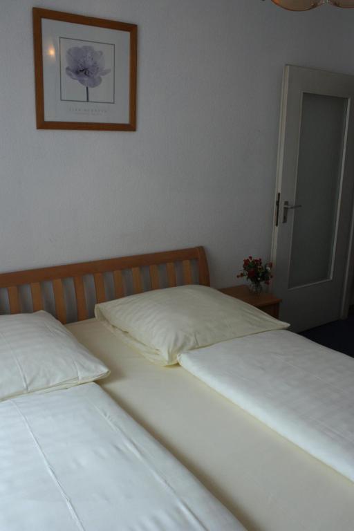ホテル ディプロマット フランクフルト 部屋 写真